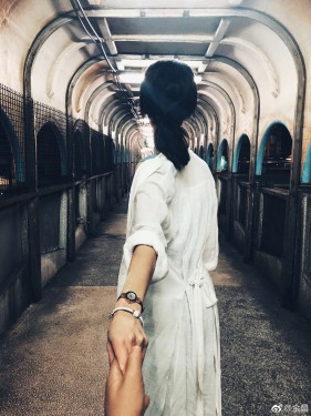 金晨鄧倫最新動態(tài)，聚焦二人世界，各方觀點熱議