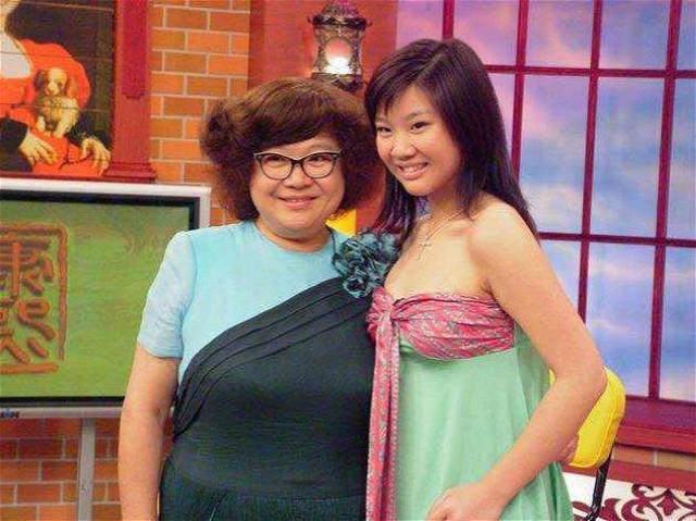 錢爸爸最新動態(tài),錢爸爸最新動態(tài)，小巷中的獨特風(fēng)味探索