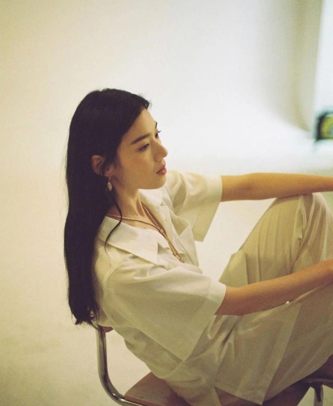 早期韓劇男演員與科技新風(fēng)尚的融合，領(lǐng)略未來(lái)生活體驗(yàn)，科技魅力盡顯風(fēng)采！