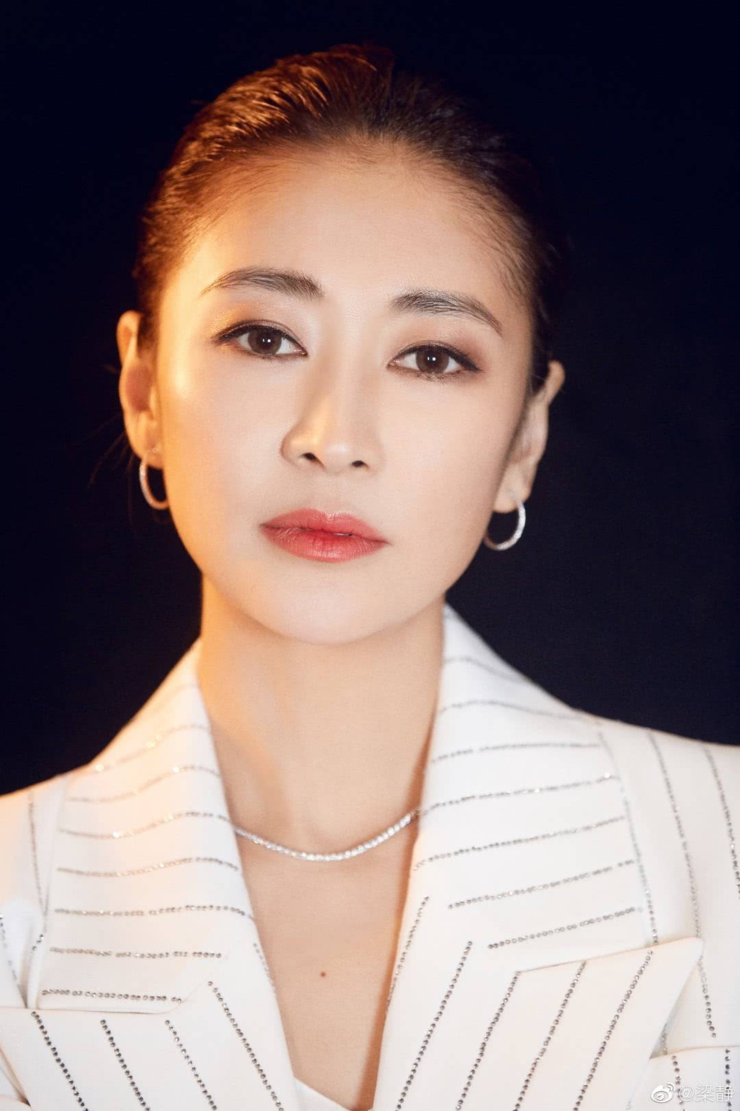 演員梁靜的溫馨日常分享