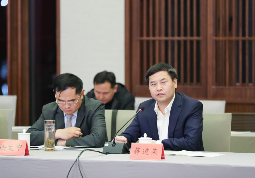 北京異地高考新規(guī)定下的獨(dú)特小巷探秘，遇見一家特色小店