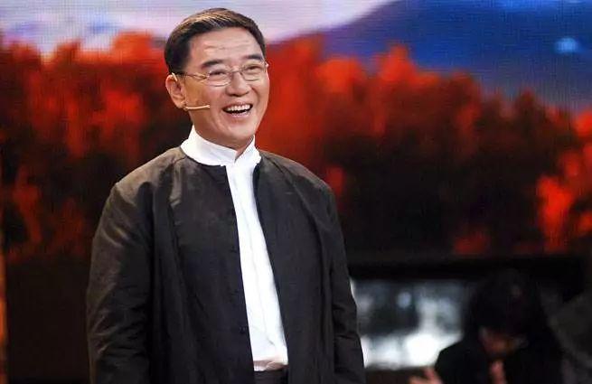 小大夫，巷弄深處的醫(yī)療溫情與特色小店的故事。