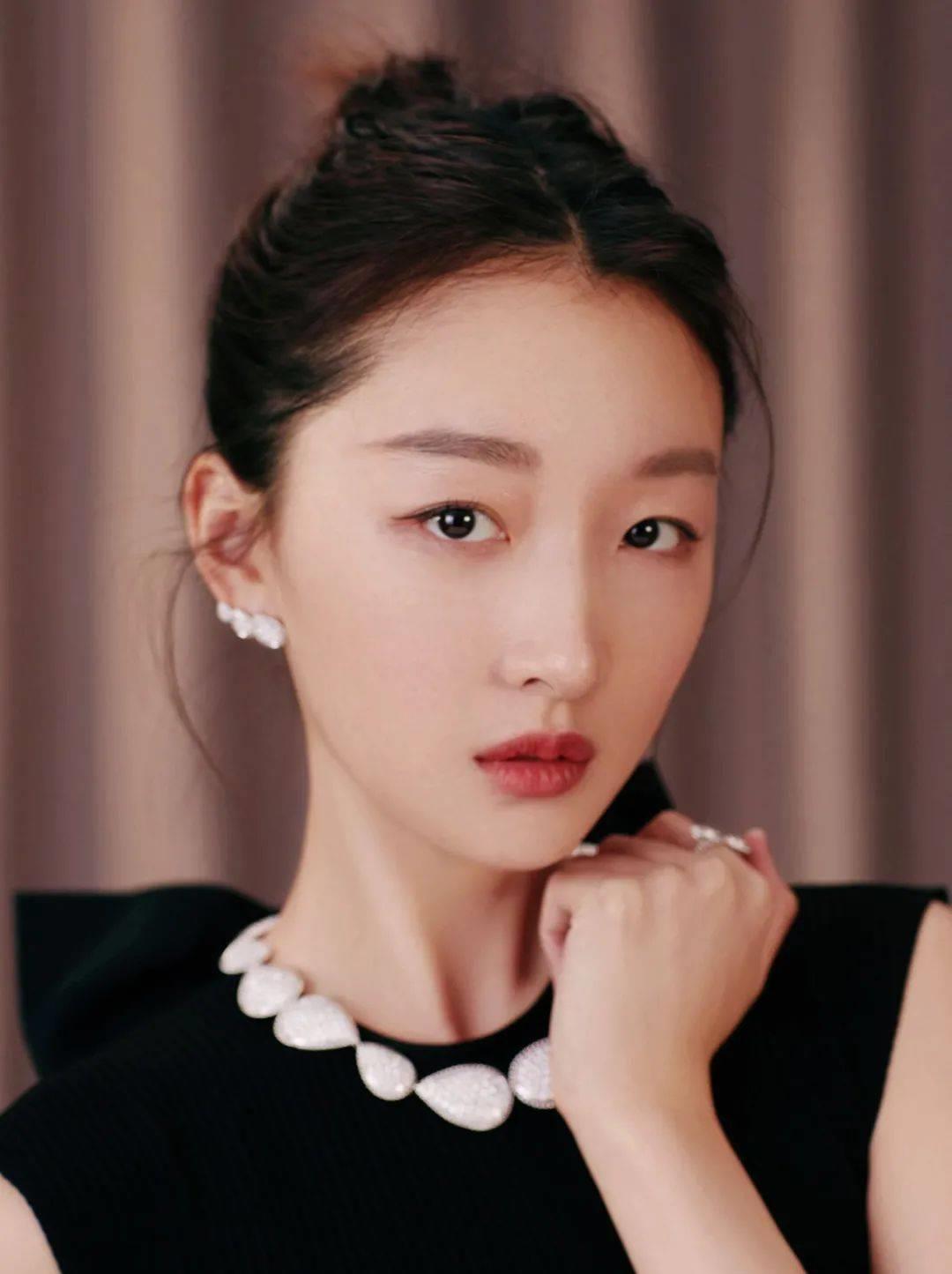 明星女助理,明星女助理，一場尋找內(nèi)心平靜的旅行之旅