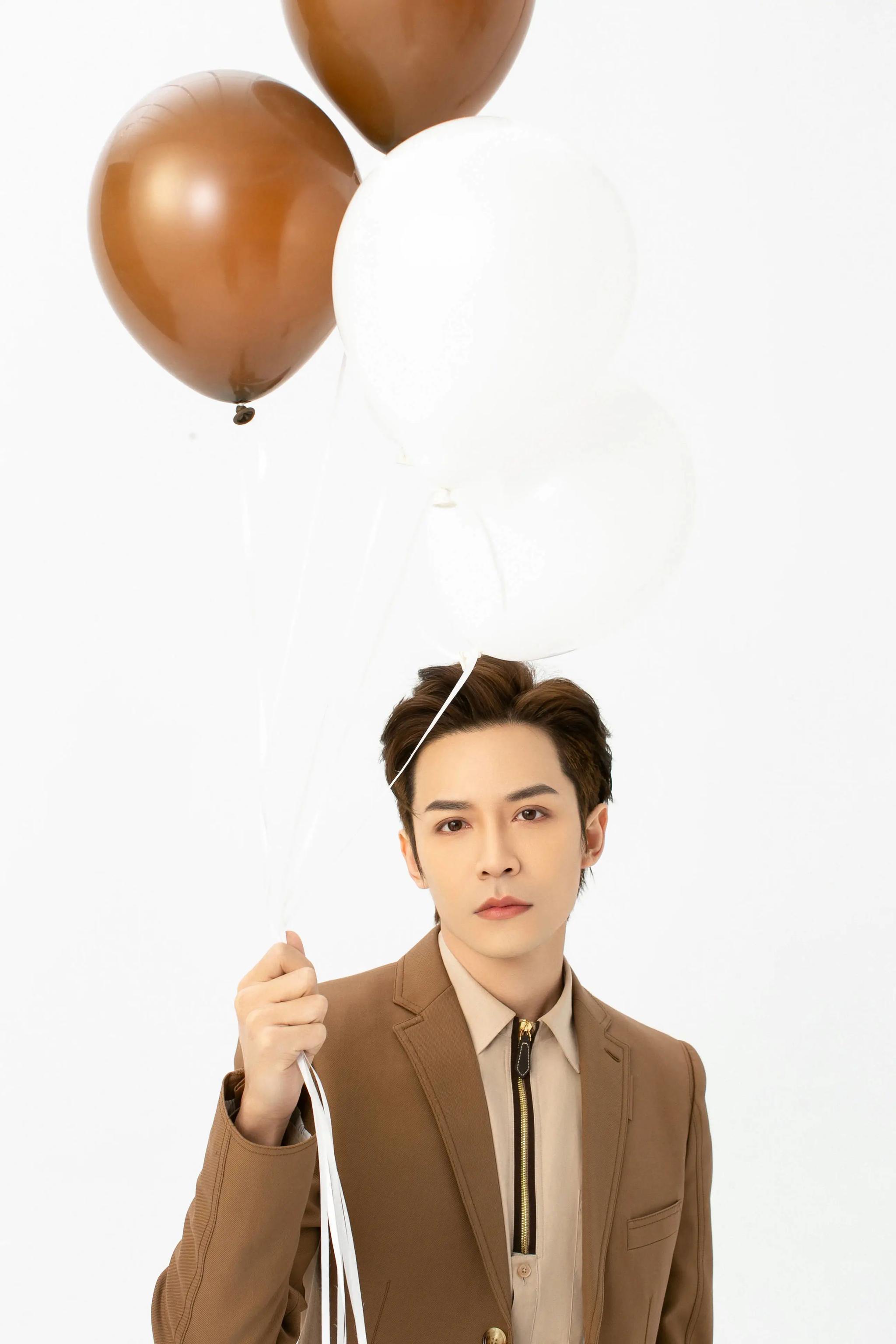 愛情開關(guān)演員表,自然美景探險之旅的浪漫之旅