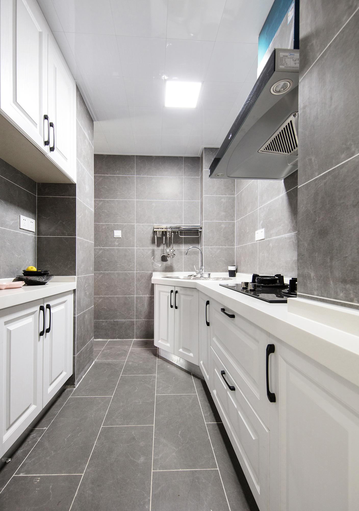 最新廚房瓷磚流行趨勢與安裝步驟指南