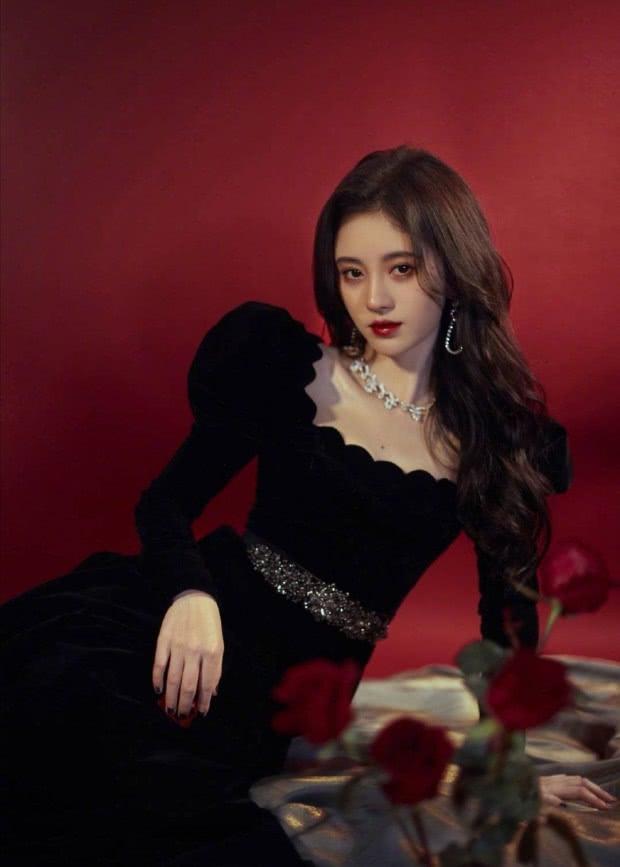 巷弄深處的秘密時(shí)尚殿堂，精選時(shí)尚禮服大賞