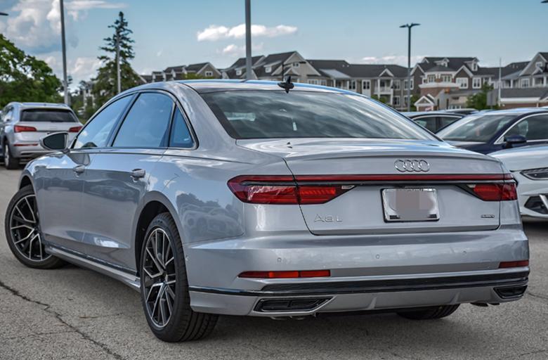 最新款A(yù)8L,最新款A(yù)8L，一段車內(nèi)的溫馨旅程