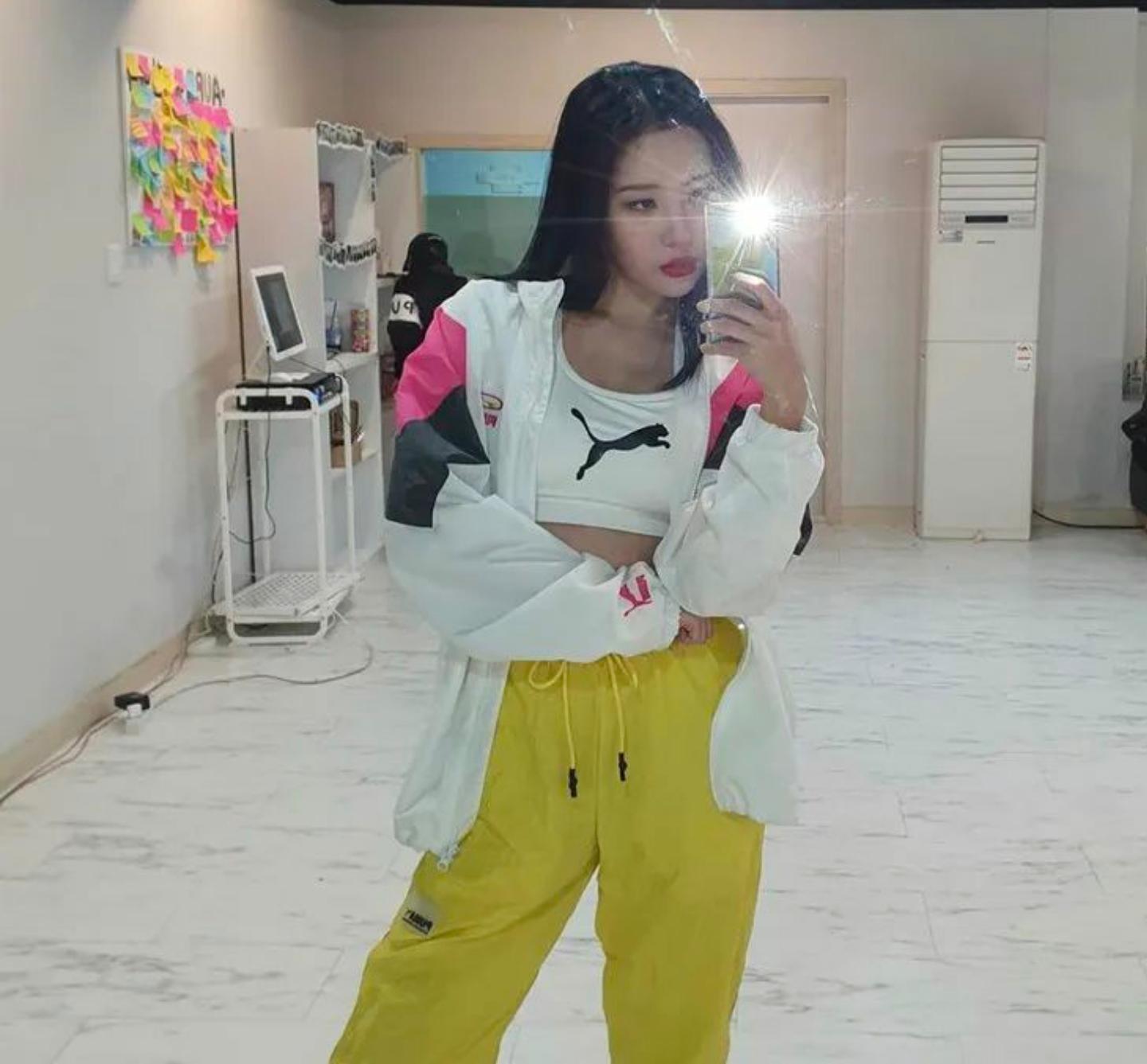 女明星內(nèi)衣的秘密與小巷中的時(shí)尚殿堂揭秘