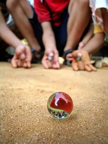 打彈珠比賽,打彈珠比賽，一場自然美景中的心靈之旅