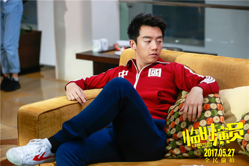 臨時(shí)演員的角色探索，演藝生涯中的特殊篇章