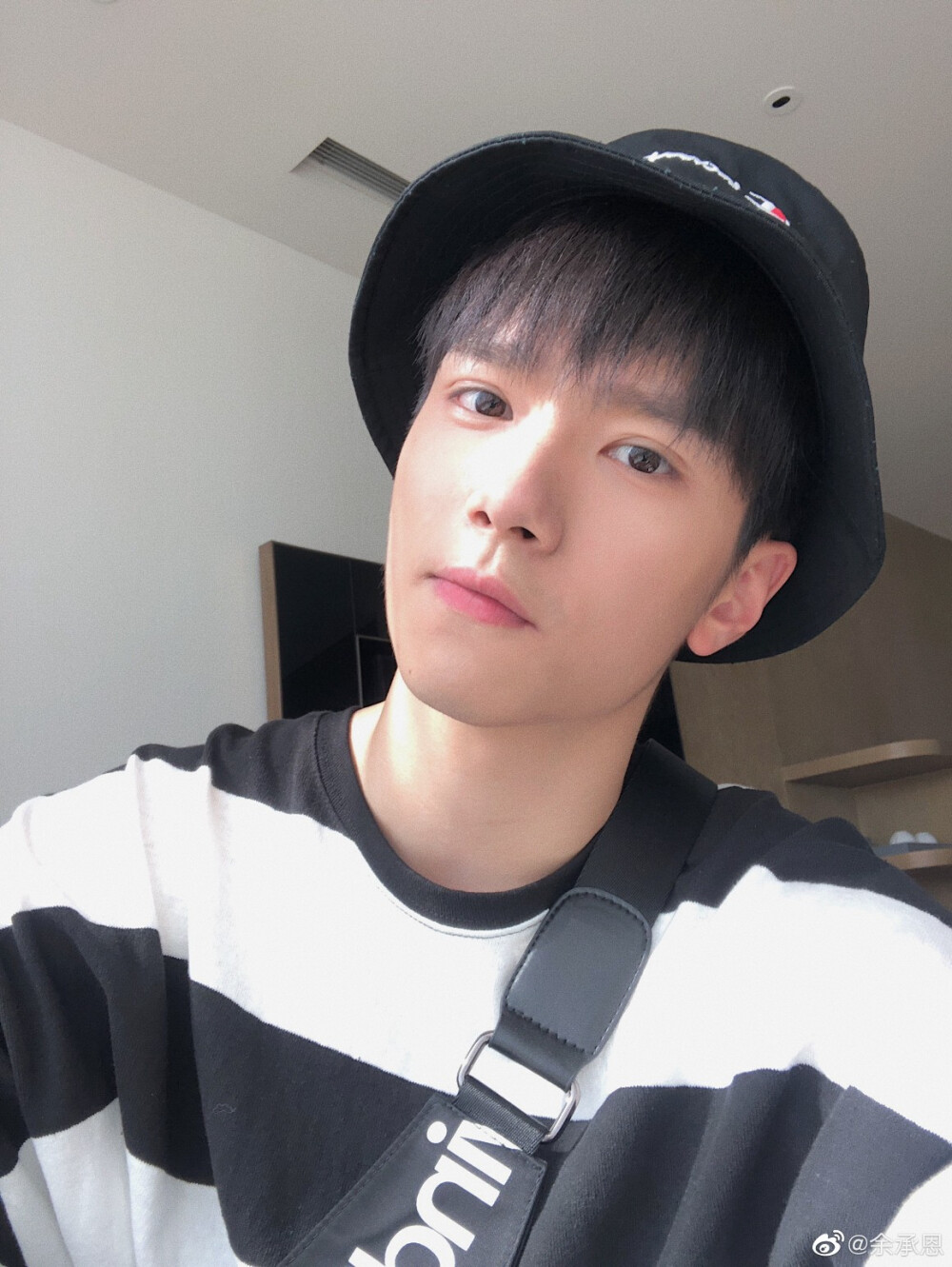 余承恩最新探索之旅，自然美景的治愈之旅