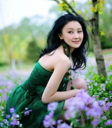 女明星燙發(fā)發(fā)型圖片,女明星燙發(fā)發(fā)型圖片，時尚風潮的演變與影響