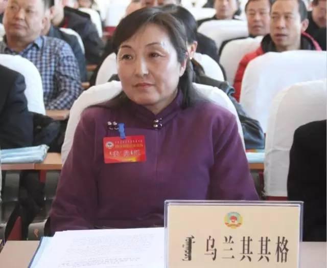 烏蘭其其格演員，探尋小巷中的隱秘瑰寶演藝之旅