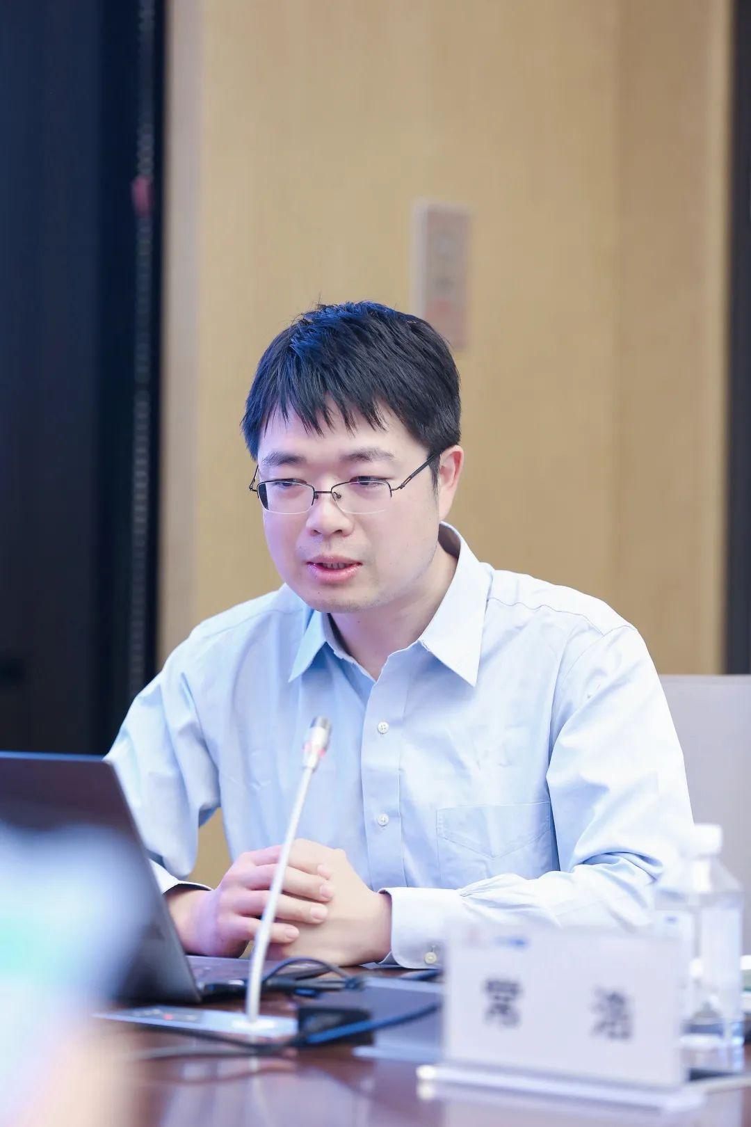 朗新科技，科技溫情與友情紐帶下的日常趣事與最新資訊