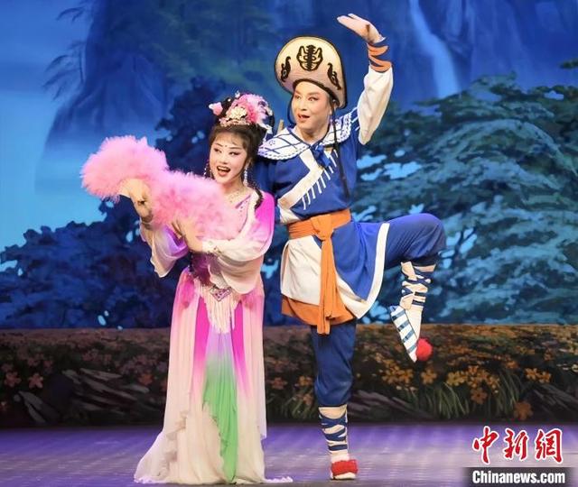 劉?？抽匝輪T表,劉?？抽匝輪T表——科技與傳統(tǒng)藝術(shù)的完美融合