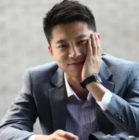 演員金亮，小巷深處的獨(dú)特寶藏探索之旅