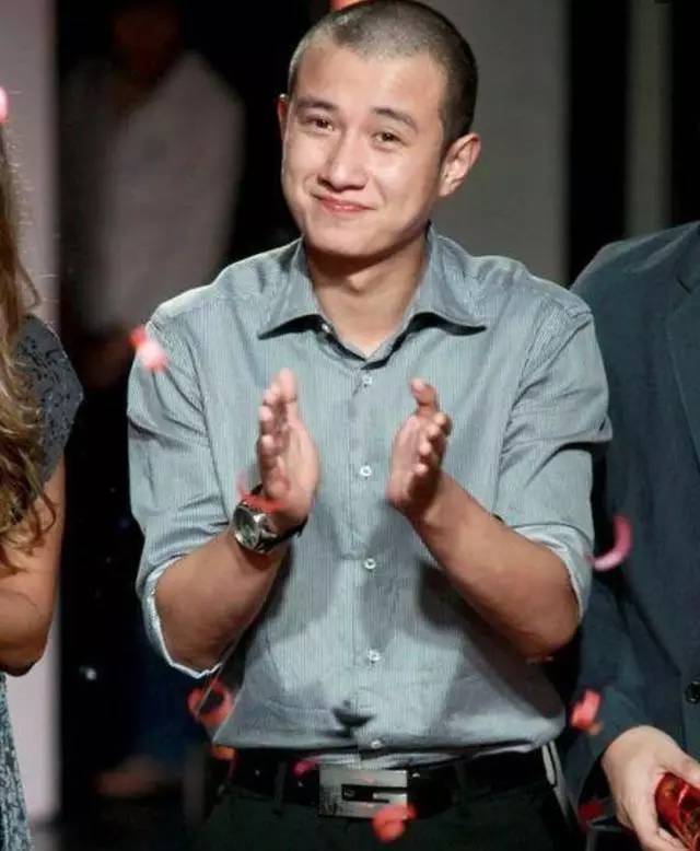 光頭男明星引領(lǐng)的高科技潮流，專屬產(chǎn)品體驗未來生活