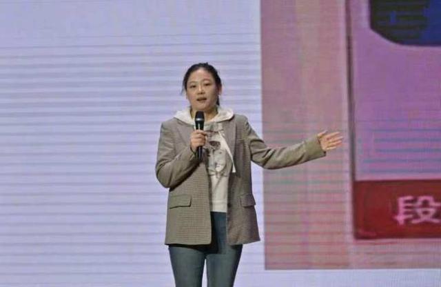 電視臺(tái)記者，捕捉生活瞬間，傳遞真實(shí)力量