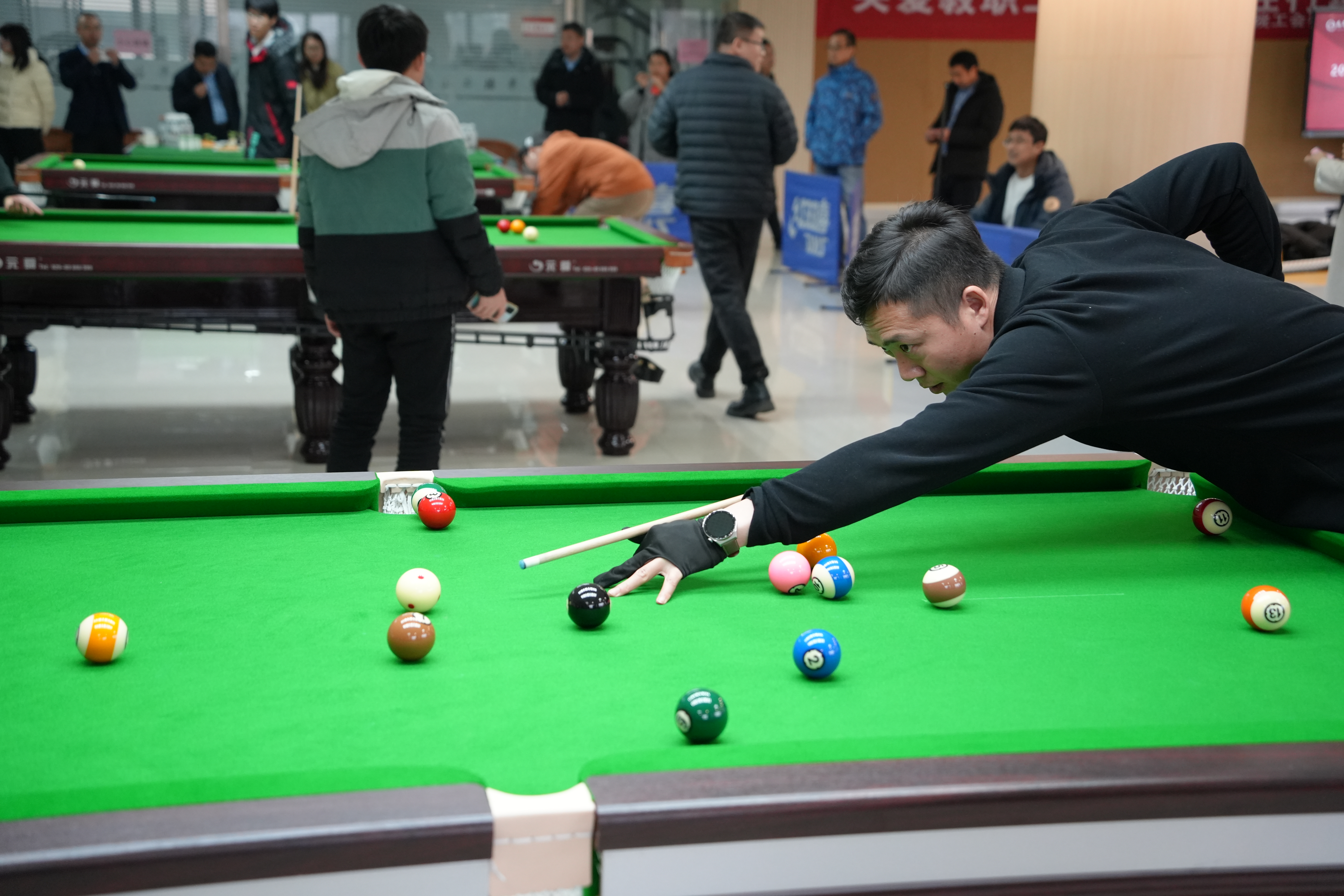 最新臺球比賽,最新臺球比賽，時(shí)代背景下的輝煌篇章