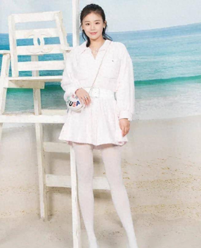 女明星穿白絲襪,女明星穿白絲襪，時尚潮流的獨特魅力