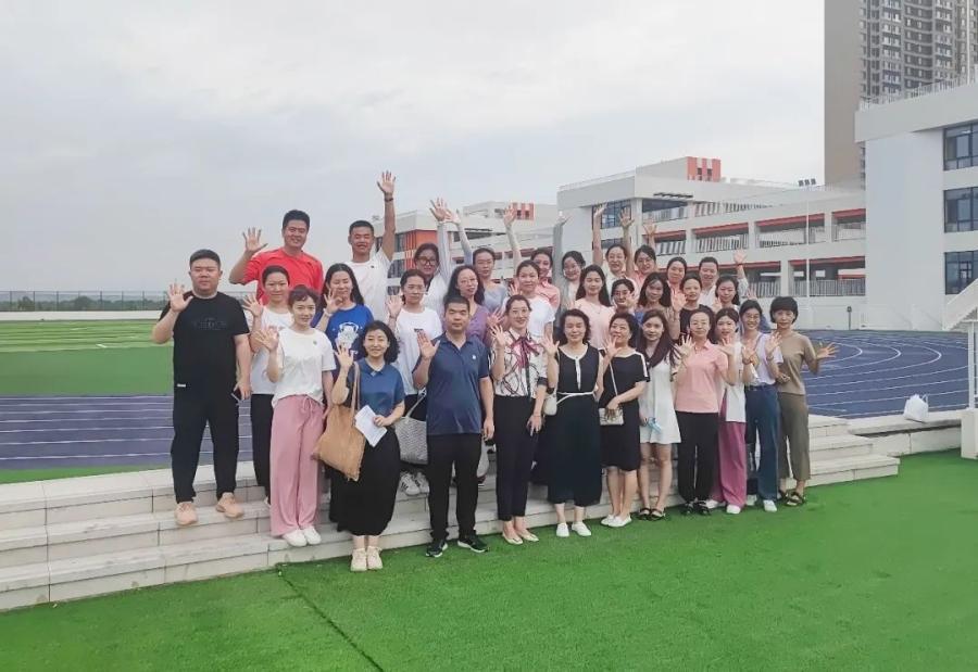 草灘最新招聘，探尋小巷風(fēng)味，職場(chǎng)體驗(yàn)新篇章