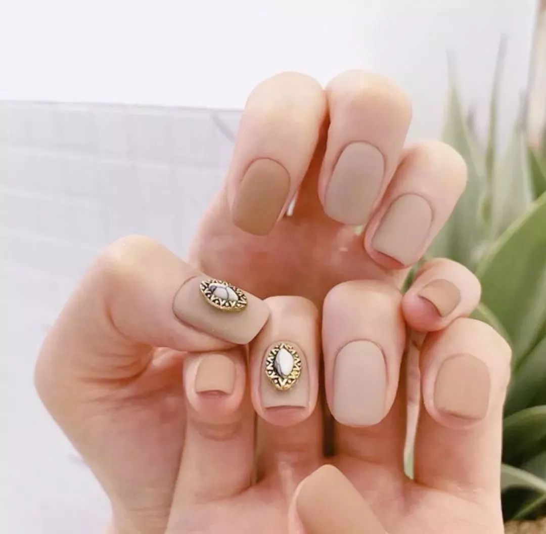 最新美甲圖片，時尚潮流的絢麗演繹