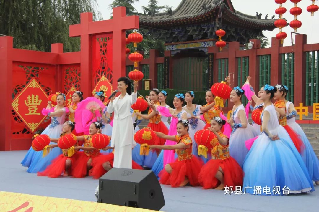 張地現(xiàn)場創(chuàng)作歌曲，音樂、友情與家的溫馨故事