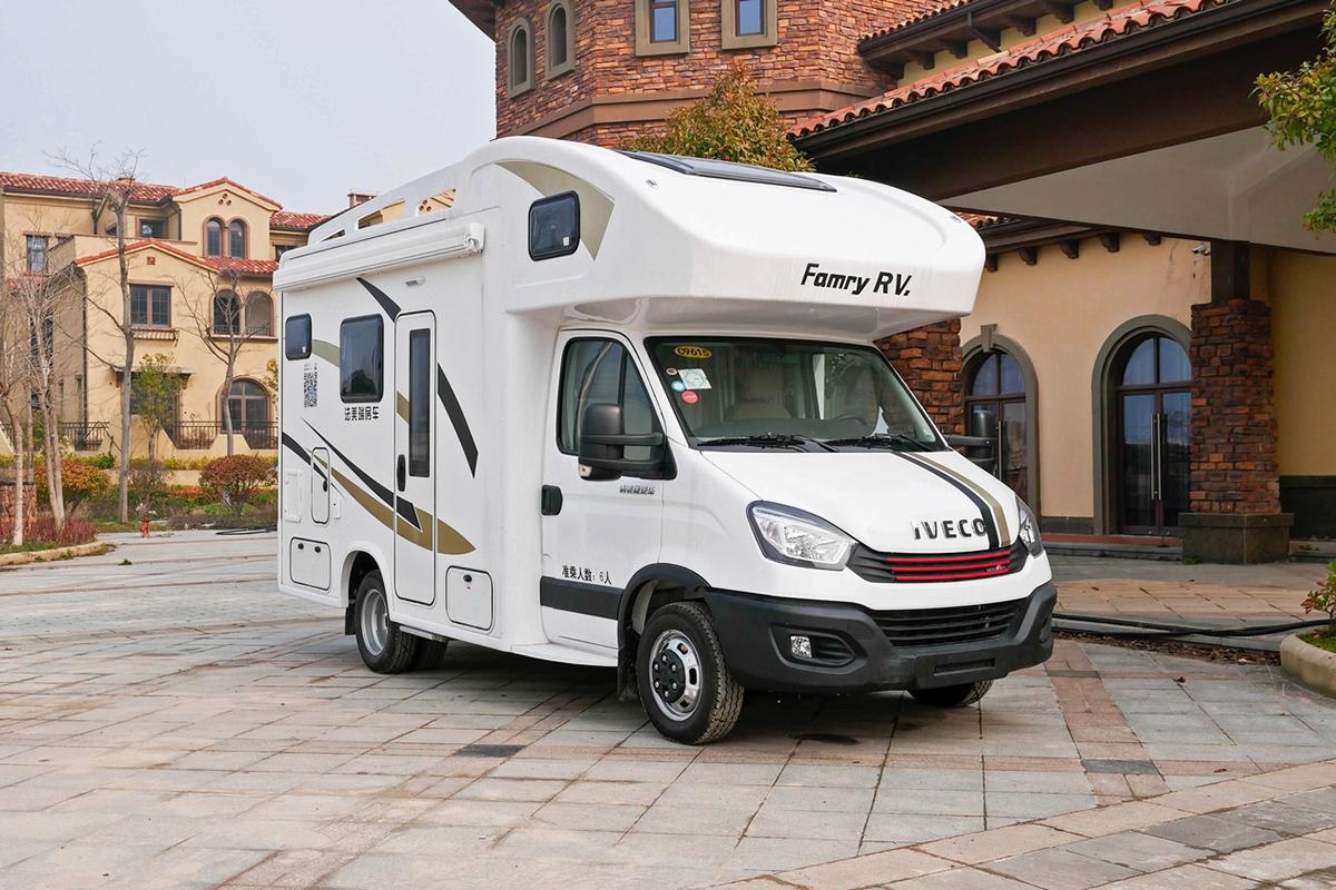 依維柯最新款，科技前沿之作，生活完美融合典范