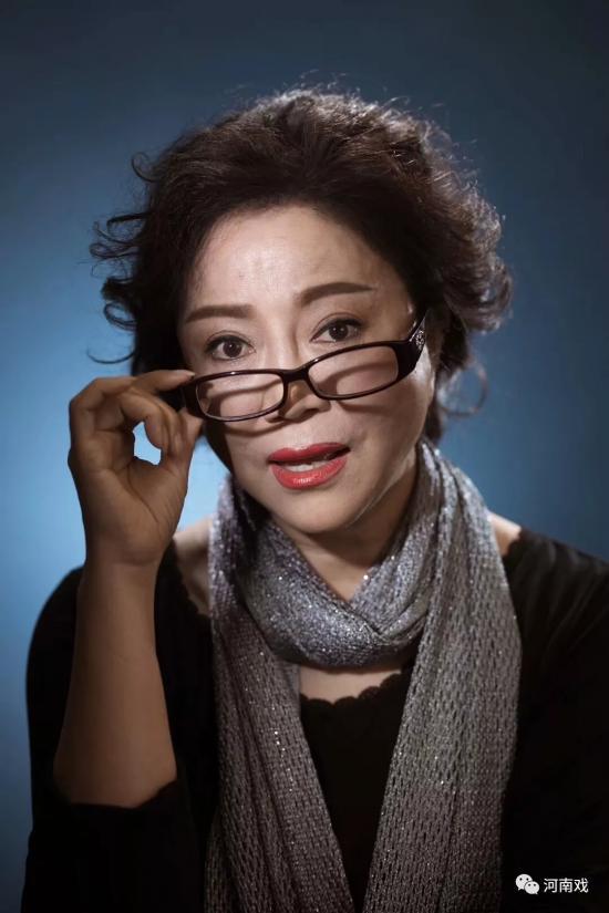 演員喳喳，舞臺到人生的蛻變——自信與成就的力量之源