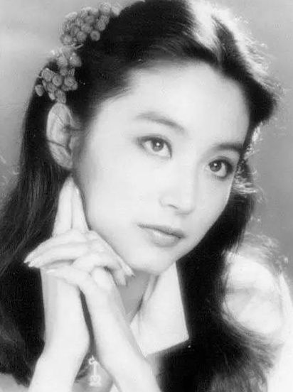 50后明星引領科技潮流，前沿高科技產品的體驗之旅