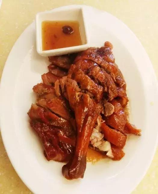 豬扒最新地，味蕾上的奇遇與友情的溫馨之旅