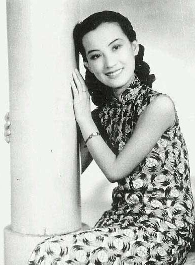 民國女演員踏足自然美景之旅，探索之旅開啟