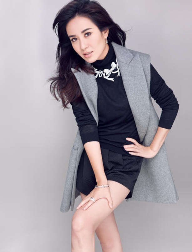 黃奕葉璇直播探尋小巷獨(dú)特風(fēng)味小店，探尋獨(dú)特美食之旅