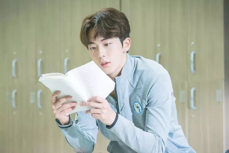 舉重妖精演員，賦予角色靈魂的非凡演繹之旅