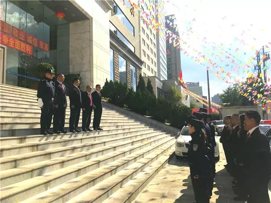 地產(chǎn)最新動態(tài)，自然美景的詩意旅程探索