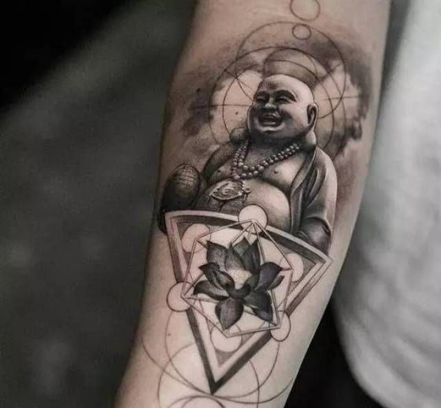 隱藏小巷特色小店揭秘，紋身價(jià)格表全解析