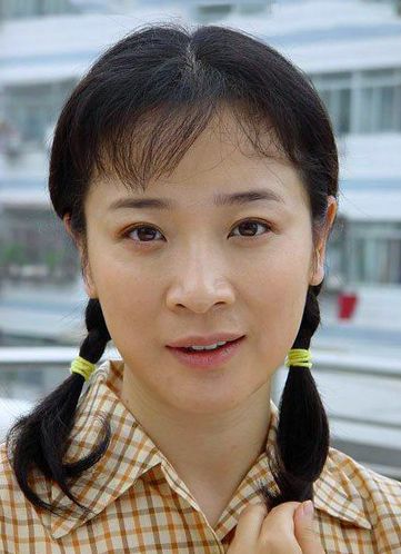 四區(qū)演員的角色定位與多維表達(dá)藝術(shù)探討