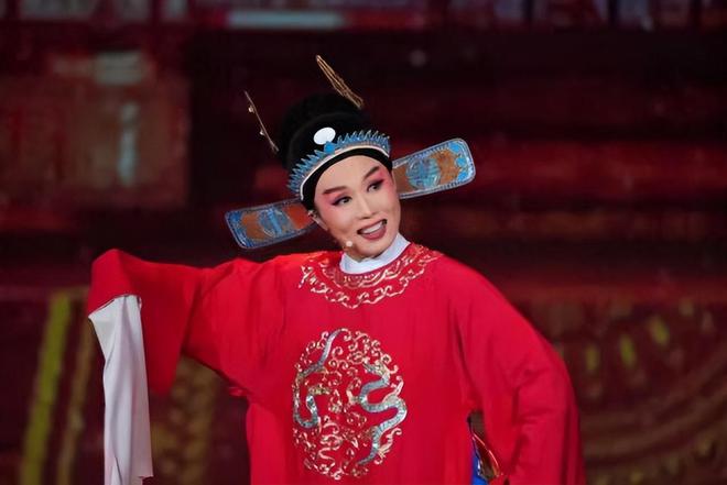 黃梅戲演員陳小芳，傳統(tǒng)藝術(shù)的璀璨之星