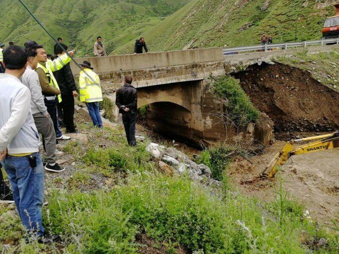 四川S302省道實(shí)時(shí)路況探秘，特色小店與小徑奇遇記