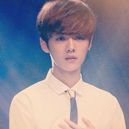 鹿晗2025年最新七月行程揭秘，偶遇小巷驚喜小店