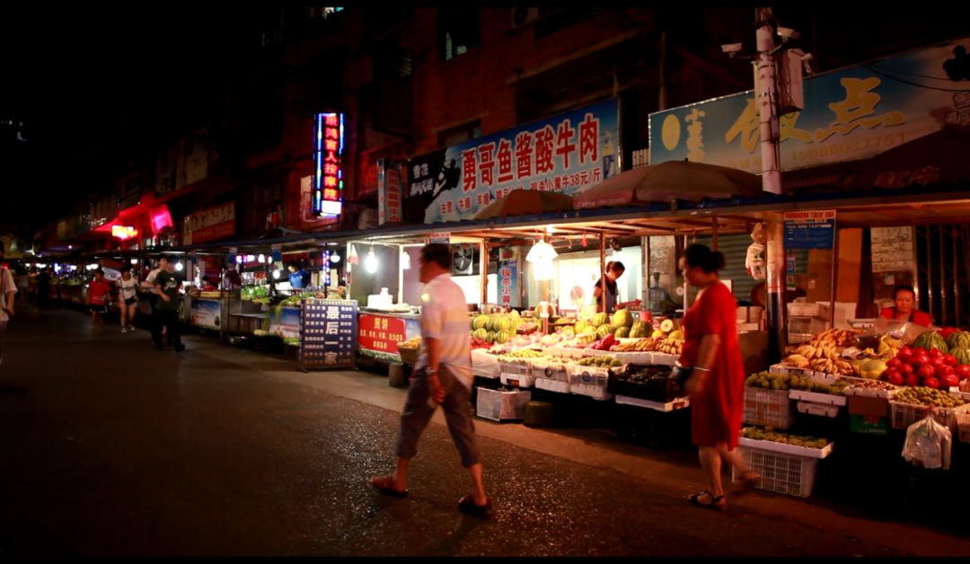 凱里小吃一條街，自然美景與味蕾盛宴的完美結(jié)合之旅