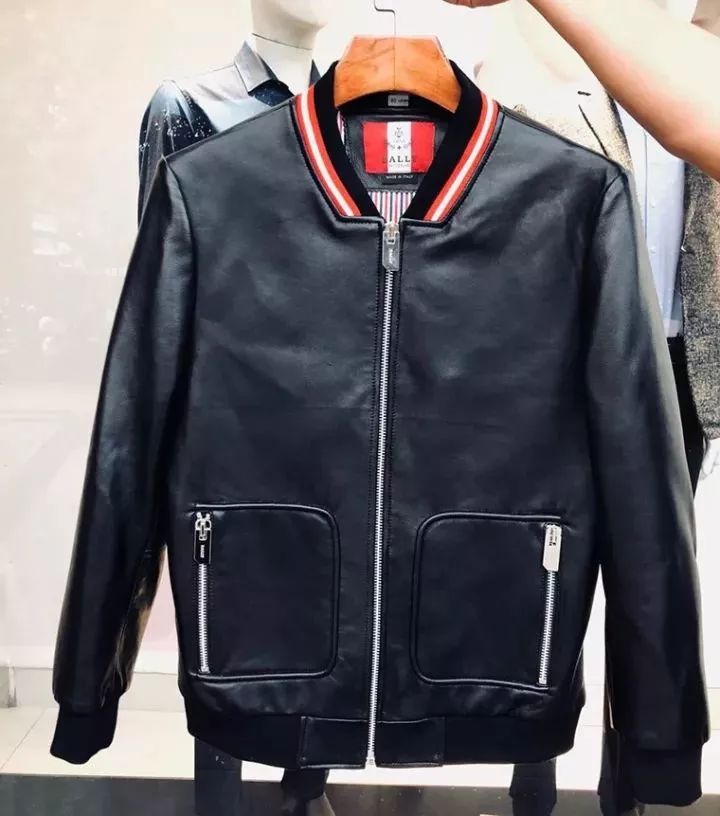 奧奇盛達(dá)美皮衣最新款，科技時(shí)尚前沿，引領(lǐng)生活變革的時(shí)尚之選