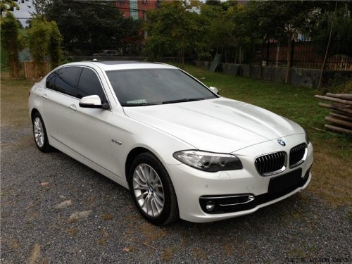 寶馬525最新價(jià)格揭秘，小巷深處的豪華座駕