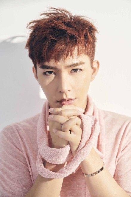 炎亞綸的最新動(dòng)態(tài)，變化中的學(xué)習(xí)之旅，自信與成就感的源泉。