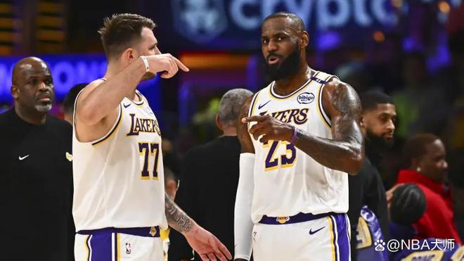 湖人最新動態(tài)，籃球賽場上的友情與溫馨日常