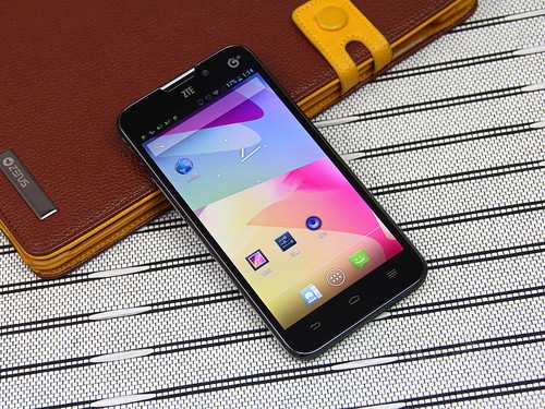 中興最新款手機(jī)，開啟智慧新時(shí)代的勵(lì)志故事