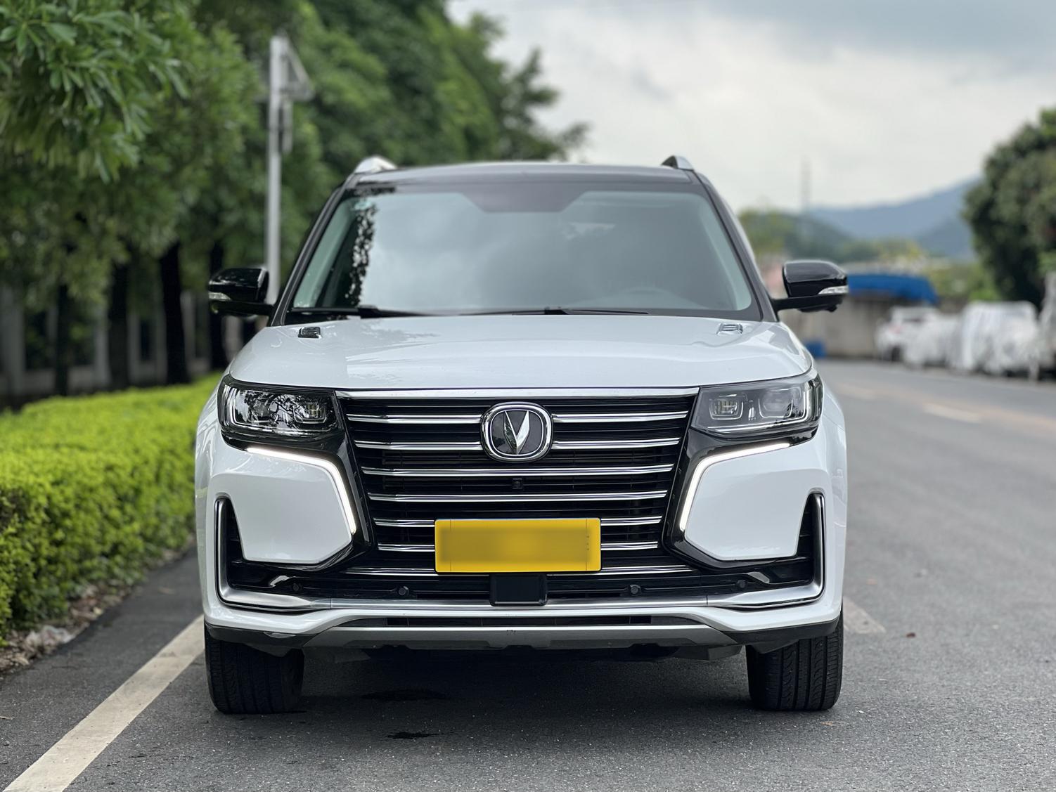 長(zhǎng)安CS95最新款，駛向自然，探尋內(nèi)心寧?kù)o