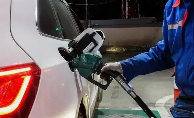 今日油價調(diào)整最新資訊與小巷深處的獨(dú)特小店探秘