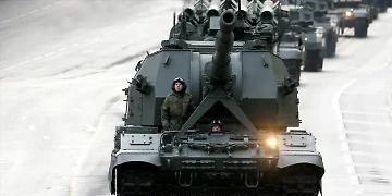 最新軍事裝備揭秘，小巷深處的神秘寶藏