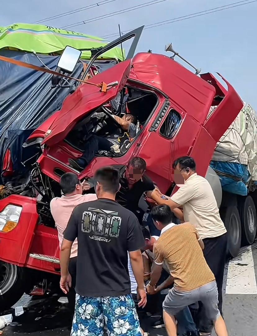 信陽(yáng)312國(guó)道車(chē)禍?zhǔn)录疃确治雠c最新報(bào)道